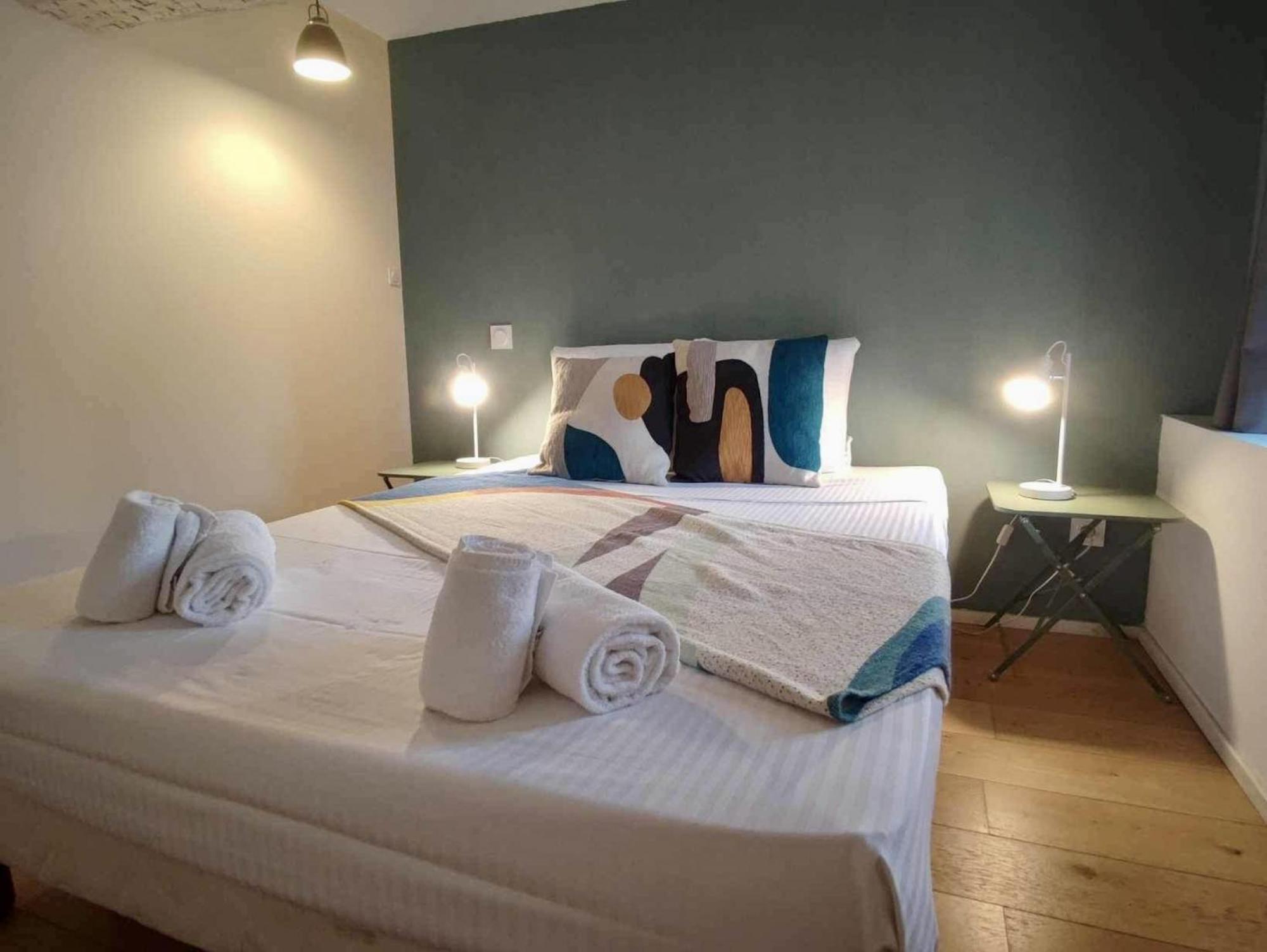 Loft Chic Verdun / Conciergeriedamecarcas การ์กาซอน ภายนอก รูปภาพ